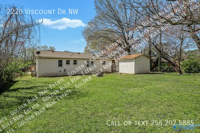 Building Photo - 2220 Viscount Dr NW