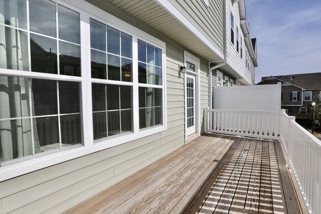 Building Photo - 3 Bedroom Townhome in Spence Crossing! Water/Sewer/Trash/Landscaping INCLUDED! - Attached Garage ...