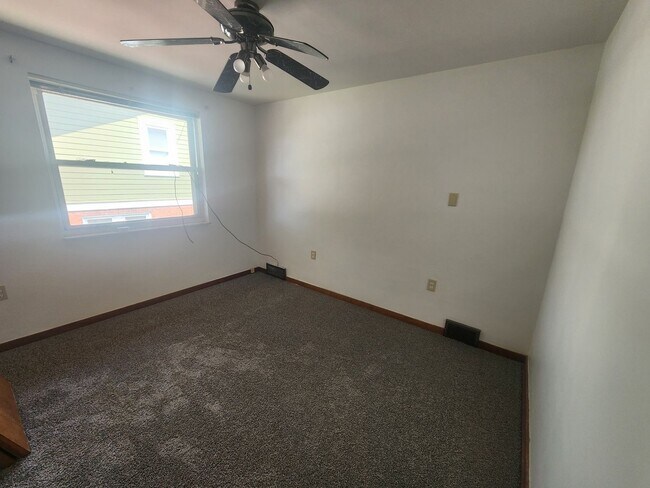 Building Photo - 21 Chalftone Avenue