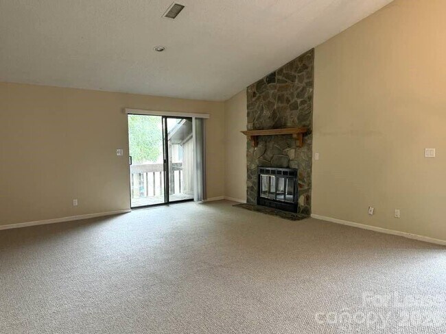 Building Photo - 722 Mallard Head Pl