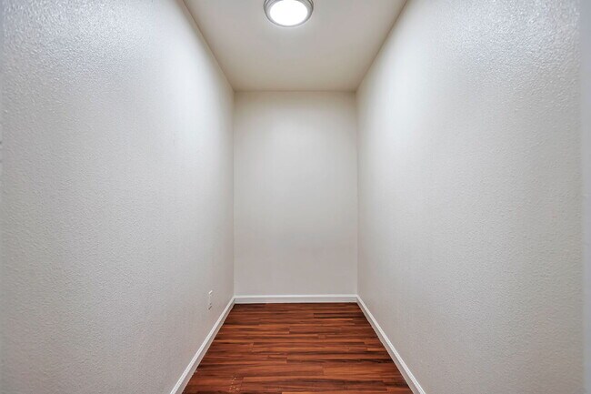 Building Photo - 5339 S Elati St