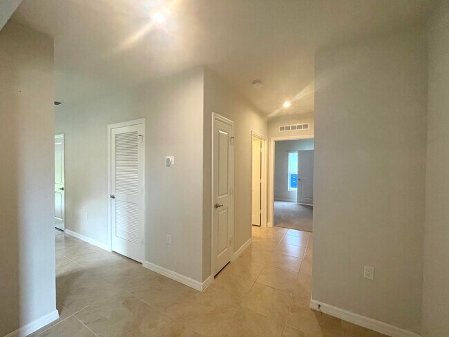 Building Photo - 3832 Lancove Way