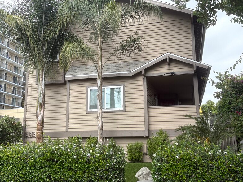 Primary Photo - 434 N Oakland Ave