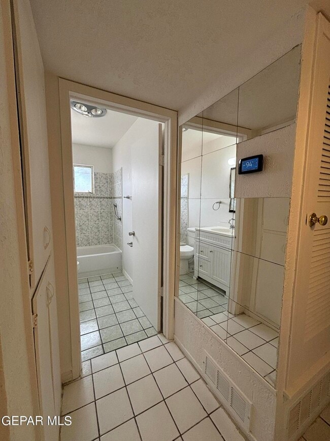 Building Photo - 10349 Shoshone St