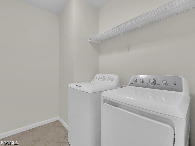 Building Photo - 11075 Lancewood St