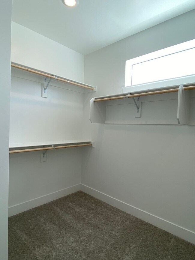 Building Photo - Brand NEW Pahlisch 3 BR - 2BA Home in Southeast Bend