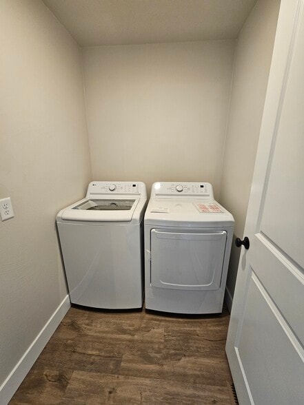 Upstairs Laundry Room with new washer/dryer set - 6125 Northstead Ave