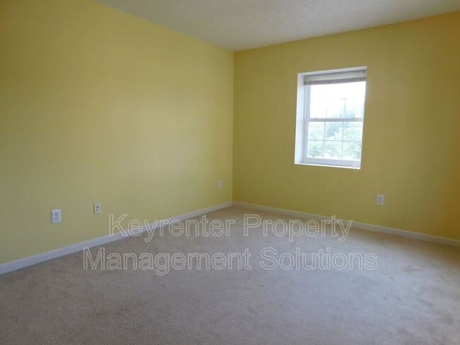 Building Photo - 24 Rose Garden Ln