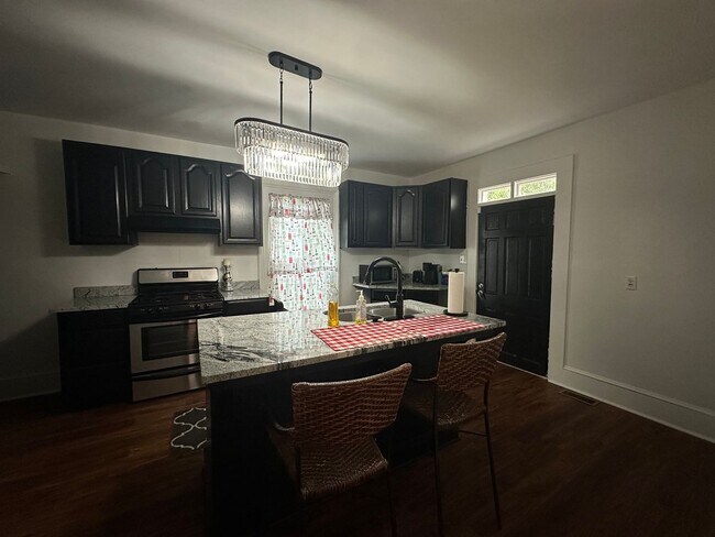 Building Photo - Historic 3 Bed 2 Bath Home in Downtown Was...
