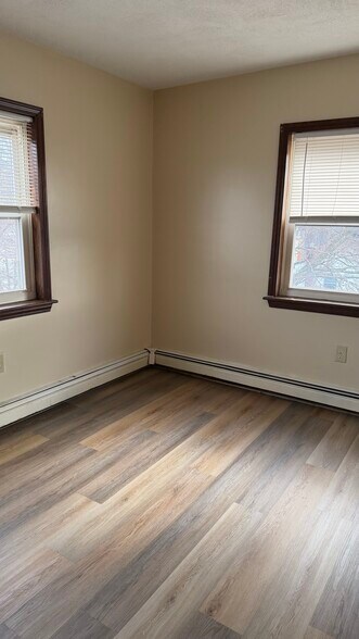 Building Photo - 541 Revere St