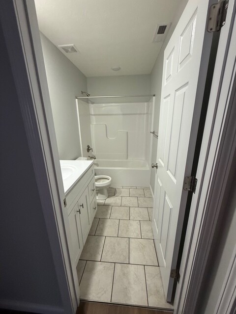 Building Photo - 148 School Side Dr