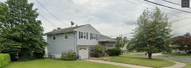 Building Photo - 5319 Frosthoffer Ave