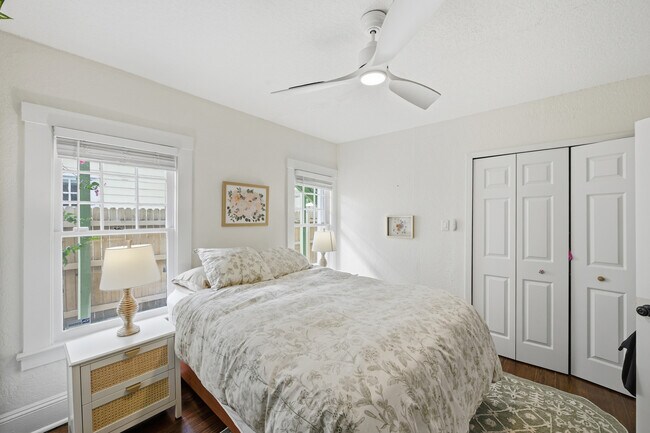 Building Photo - 117 S Palmway