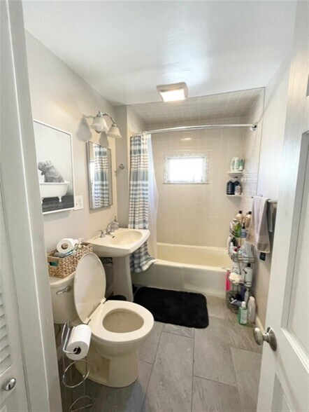 Primary Photo - 42 Lowden Ave