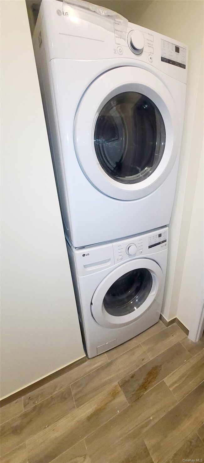 Building Photo - 68-11 Dartmouth St