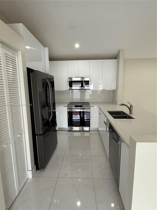 Building Photo - 14480 SW 112th St