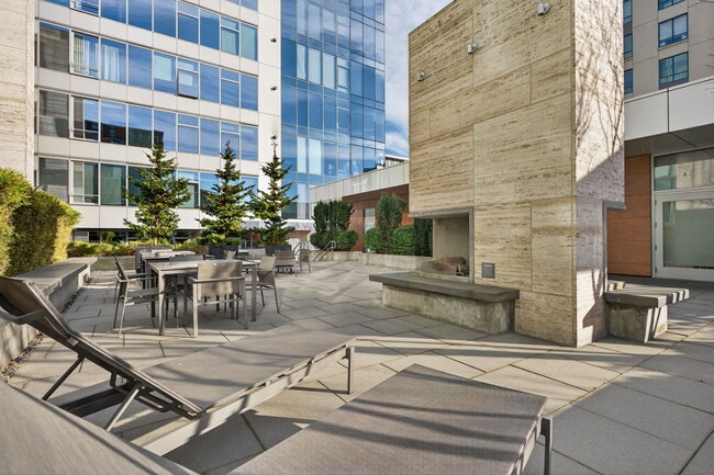 Building Photo - 1001 NW Lovejoy St