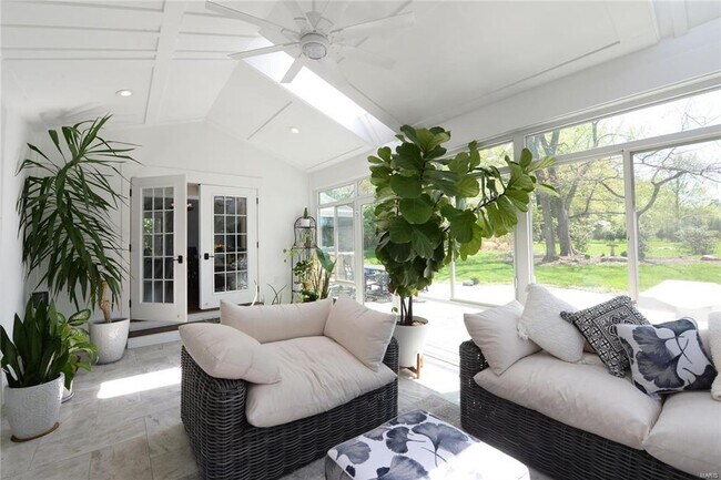 Building Photo - 1306 S Geyer Rd