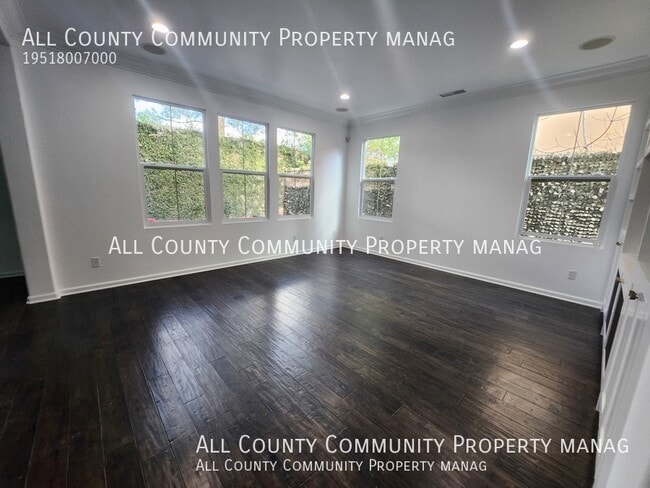 Building Photo - 43 Los Indios