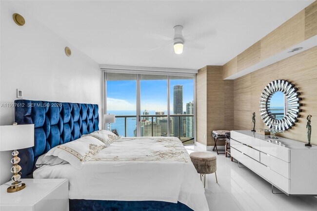 Building Photo - 495 Brickell Ave