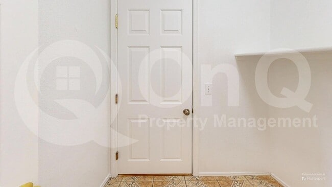 Building Photo - 2152 W Burlwood Way