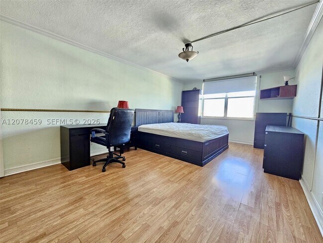Building Photo - 427 Golden Isles Dr