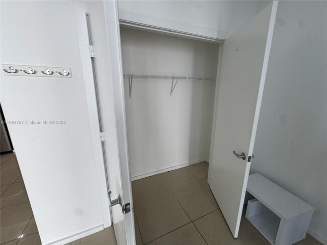 Building Photo - 1050 Brickell Ave