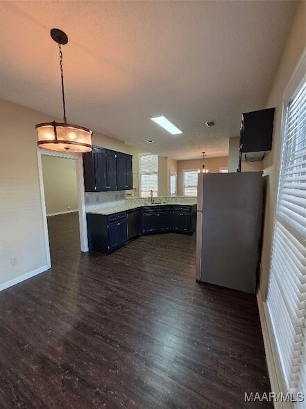 Building Photo - 2230 Kingsbury Dr