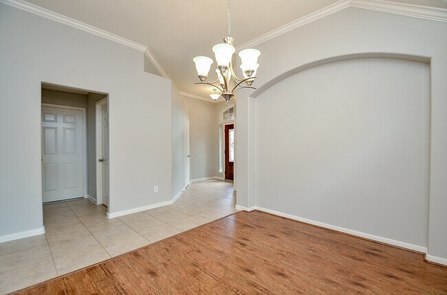 Building Photo - 24514 Springwood Glen Ln