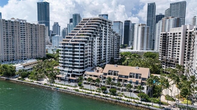 Building Photo - 520 Brickell Key Dr