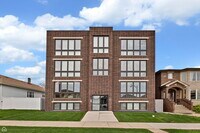 Building Photo - 2817 N 75th Ave