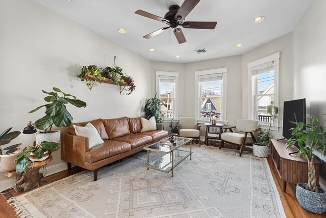 Building Photo - 185 Savin Hill Ave