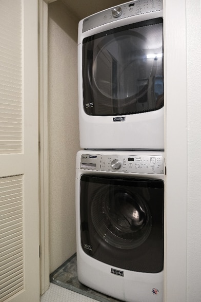 Building Photo - 925 The Alameda