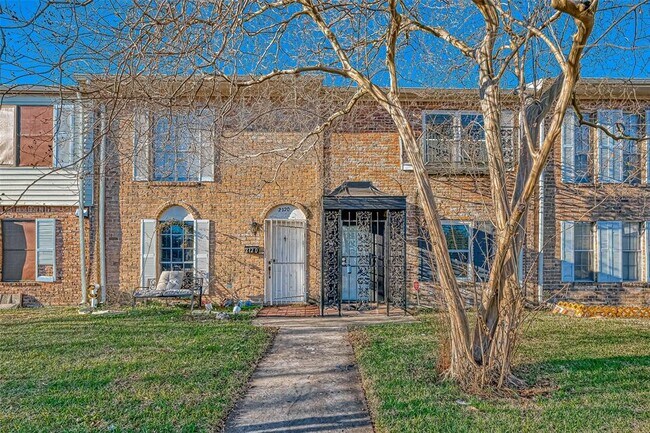 Primary Photo - 2118 Straight Creek Dr