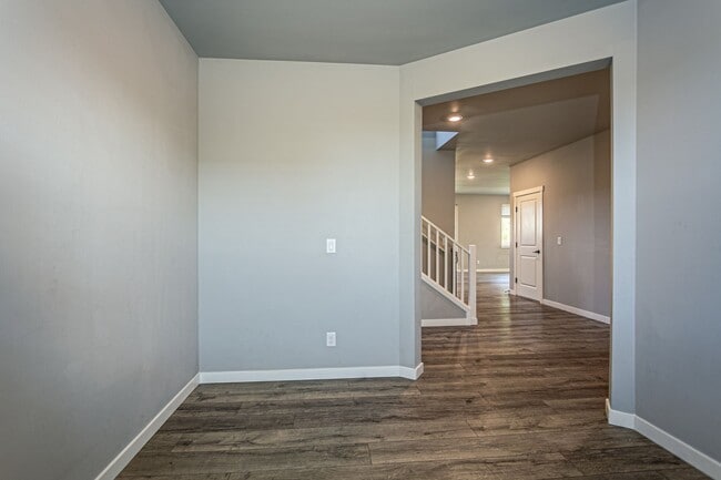 Building Photo - Spacious 4 bed home in Cascade Vista Commu...
