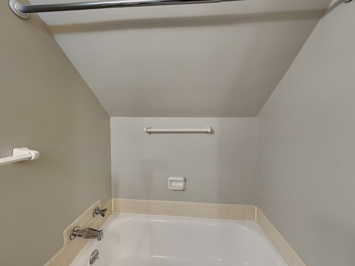 Building Photo - 1207 Greenfield Dr