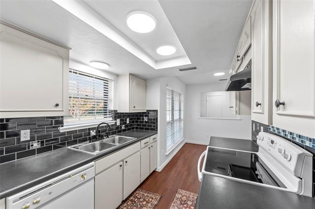 Building Photo - 3722 Hillsdale Ln