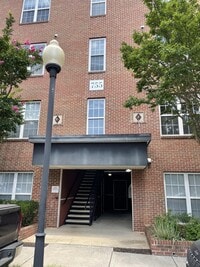 Building Photo - 755-72B Walker Square