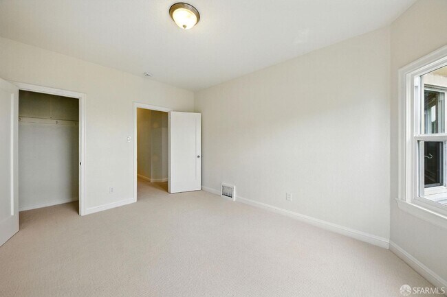 Building Photo - 1720 Quesada Ave