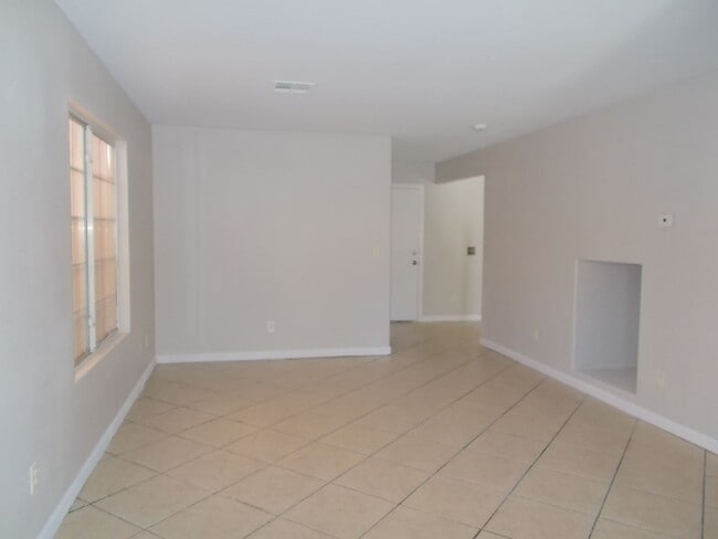 Building Photo - Spacious 4-Bedroom, 2.5-Bathroom Home with RV Parking & Modern Amenities