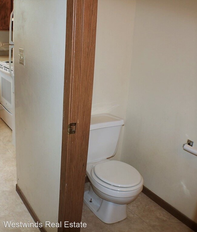Building Photo - 2 br, 1.5 bath House - 673 Westwinds Drive