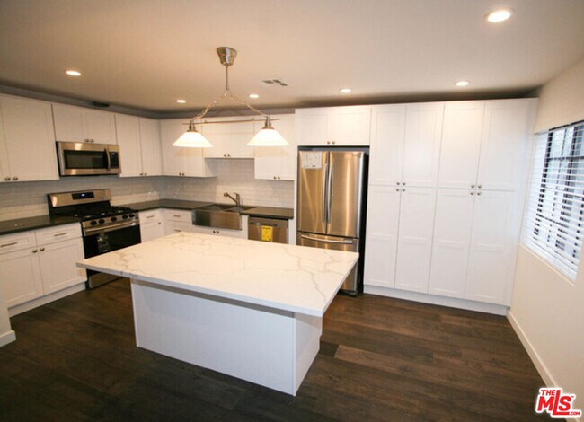 Building Photo - 1418 26th St