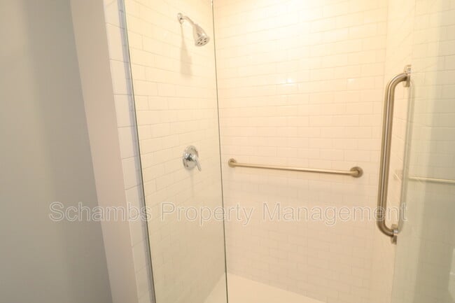 Building Photo - 145 S Main St