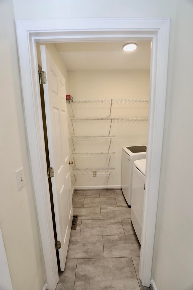 Building Photo - 21 N Trace Ct