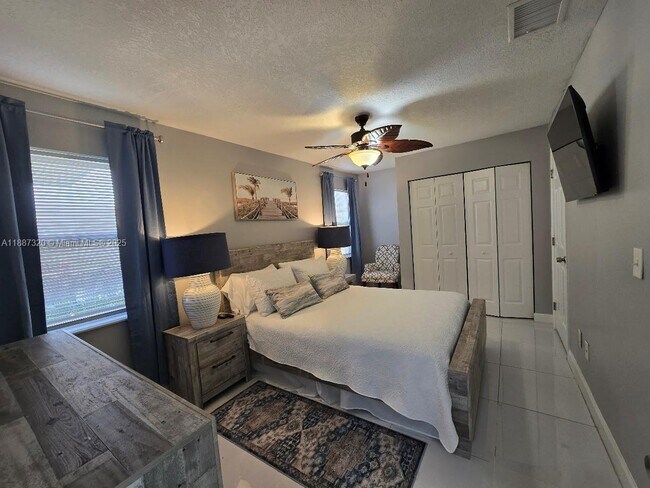 Building Photo - 1604 SW 7th St