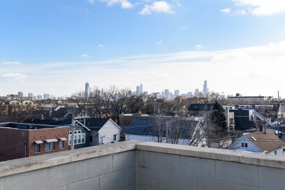Building Photo - 1657 W Wrightwood Ave