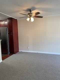 dining area - 5550 Owensmouth Ave