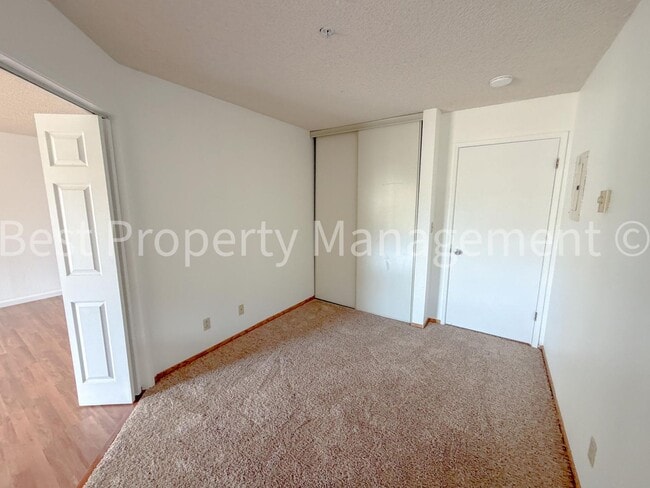 Building Photo - 39224 Guardino Dr