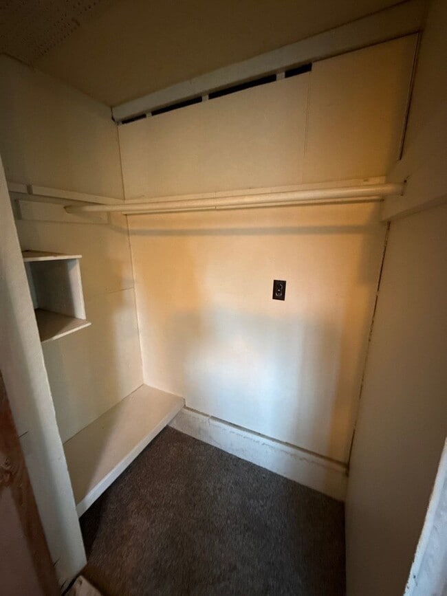 Building Photo - 1215 NW 11th St