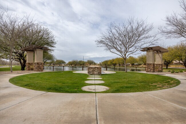Building Photo - 4Bed/2.5 Bath Home in Maricopa! $1499 MOVE...